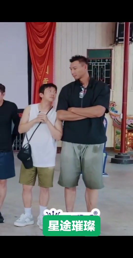 谁发明的这个名场面?邓超靠阿联身上笑死我了😂